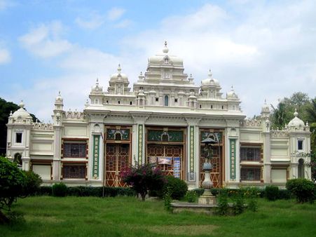 Jaganmohan Palace, Of Arts on the Go!