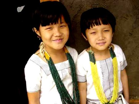 People: Mirthful Monpa People: Mirthful Monpa