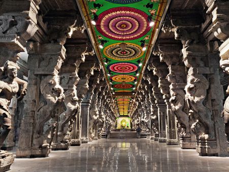 1. Meenakshi Amman Temple, Madurai