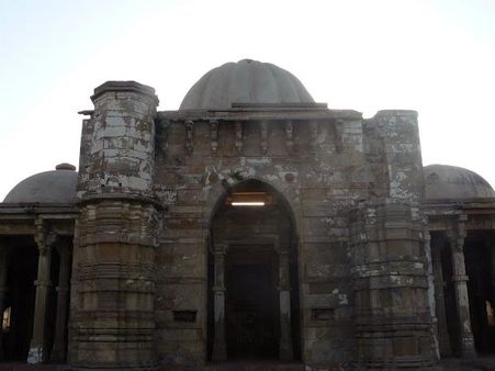 Lili Gumbaz ki Masjid