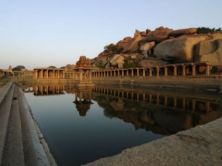 Artistic Ruins of Hampi 