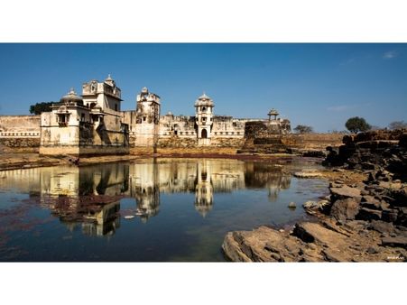 Best Road trips in India : Delhi – Agra on Yamuna Expressway