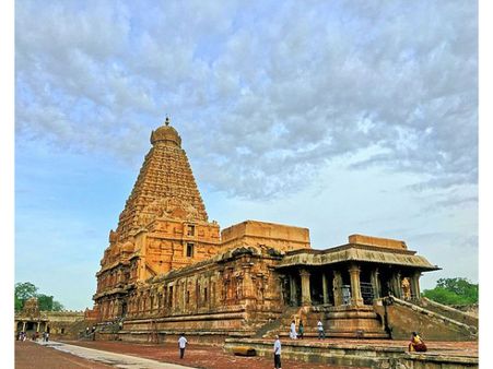1. Brihadeeshwara Temple, Tanjavur 1. Brihadeeshwara Temple, Tanjavur