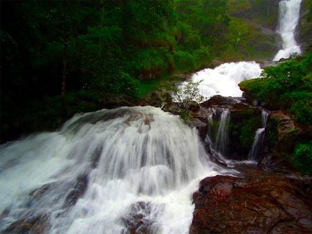Iruppu Falls 