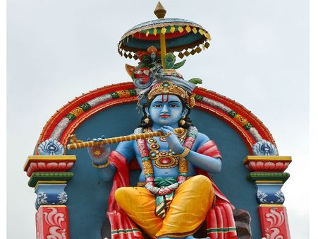 2. Dwarkadhish Temple