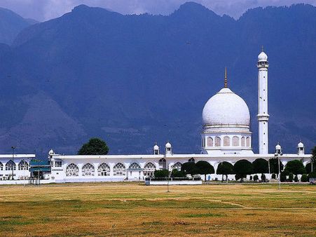 Hazratbal Masjid, Srinagar