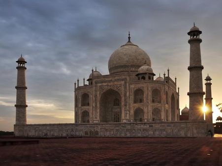 9. Agra 9. Agra