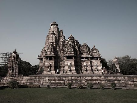 3) Khajuraho Temples (Madhya Pradesh) 3) Khajuraho Temples (Madhya Pradesh)