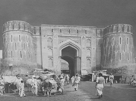 3) Barsi Gate