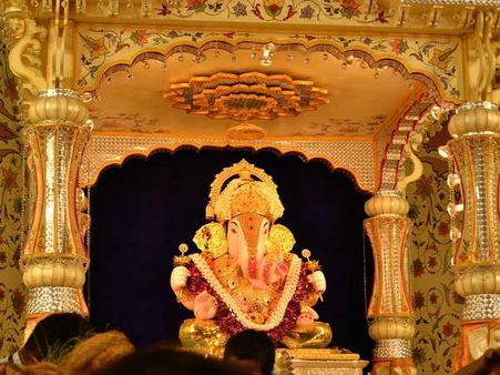 3) Dagadusheth Halwai Ganapati Temple 3) Dagadusheth Halwai Ganapati Temple