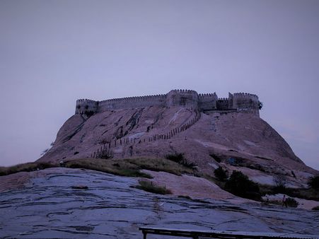 2) Namakkal Fort