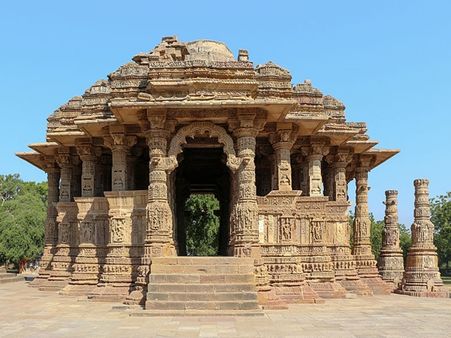 4. Sun temple in Modhera 4. Sun temple in Modhera