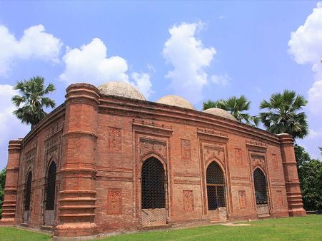 3. Visit ancient mosques in Malda to know your roots
