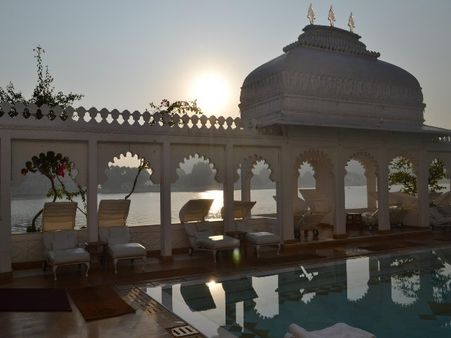 4) Udaipur