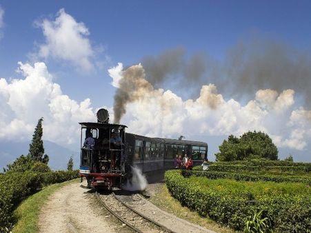 3) Darjeeling, West Bengal: 3) Darjeeling, West Bengal: