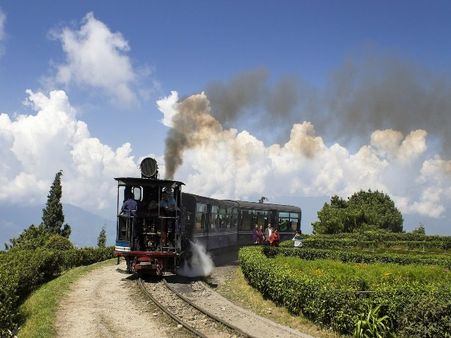 3) Darjeeling, West Bengal: