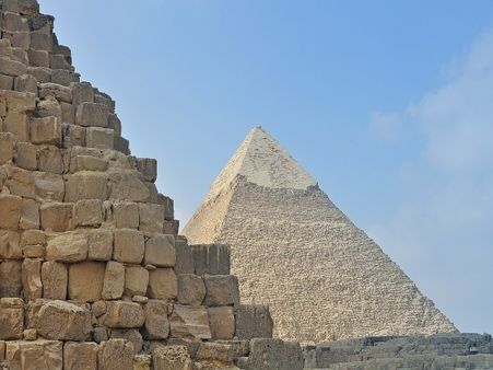 6) Over 2 million stone blocks make up the Great Pyramid: 6) Over 2 million stone blocks make up the Great Pyramid: