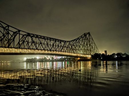2) Howrah Bridge, Kolkata: 2) Howrah Bridge, Kolkata: