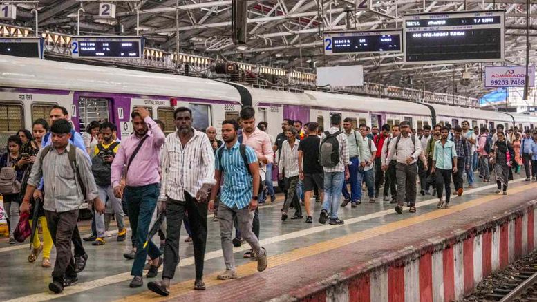 कौन से कोच में नहीं चढ़ सकेंगे Waiting List वाले यात्री, जानिए क्या रेलवे का नया नियम?