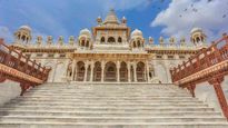 मुगल नहीं अगर राजस्थानी स्टाइल का देखना है ताजमहल तो इस शहर को बनाएं Destination 