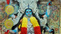 काली पूजा के दौरान जंजीरों से बांध दी जाती है माँ काली की मूर्ति, जानिए क्यों? 
