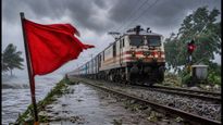 ओडिशा में भारी बारिश का रेड अलर्ट: ट्रेन-फ्लाइट्स पर असर, यात्रा से पहले ये जरूर चेक करें