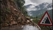 वीकेंड ट्रिप पर जा रहे हैं? पेलिंग-युक्सोम रोड बंद और दार्जिलिंग में भारी बारिश का अलर्ट, घर से निकलने से पहले ये पढ़ें