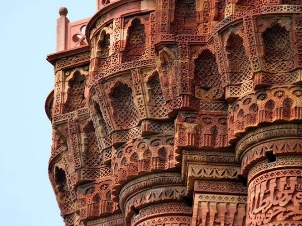 हर मंज़िल पर बालकनी