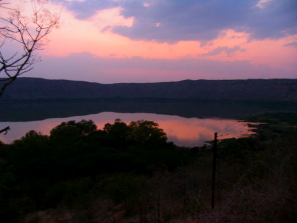 लोनार क्रेटर