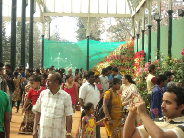 लोहों की भीड़ 