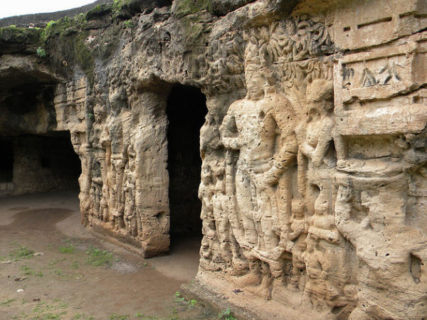 खंभालिदा गुफा