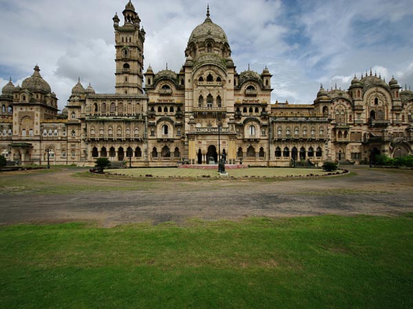 लक्ष्मी विलास महल