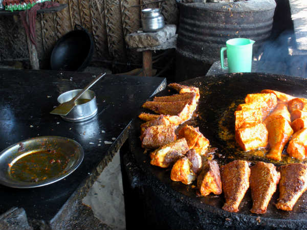 स्थानीय भोजन 