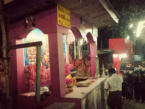 पूरे रास्ते मंत्र का उच्चारण 