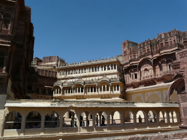 अगर इतिहास में है दिलचस्पी तो सैर करें भारत की 500 साल पुरानी ऐतिहासिक इमारतों की 