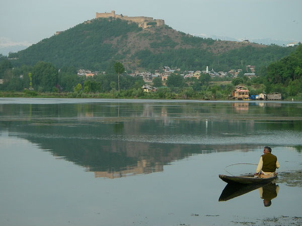 नागिन झील