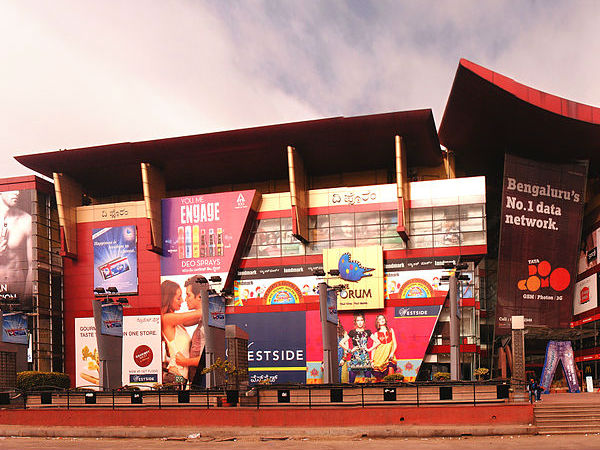 विंडो शौपिंग.... मॅाल्स