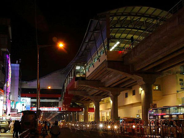 मेट्रों ट्रेन