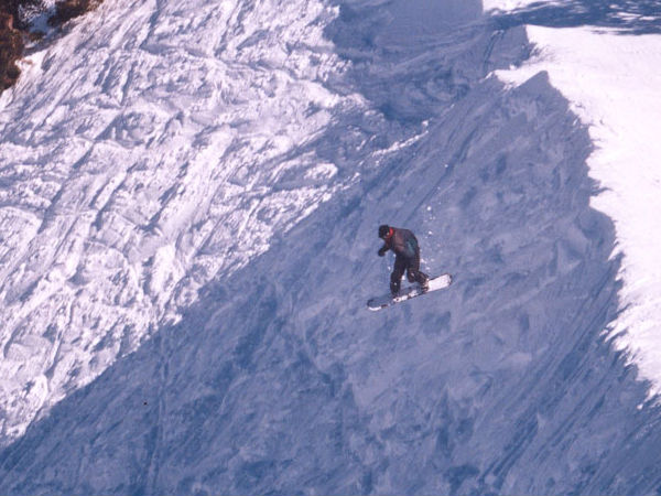 स्नोबोर्डिंग