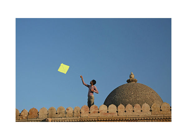  मकर-संक्राति के समय काईट फ्लाइंग