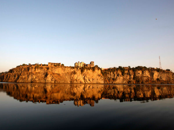 भैंसरोरगढ़ किला 