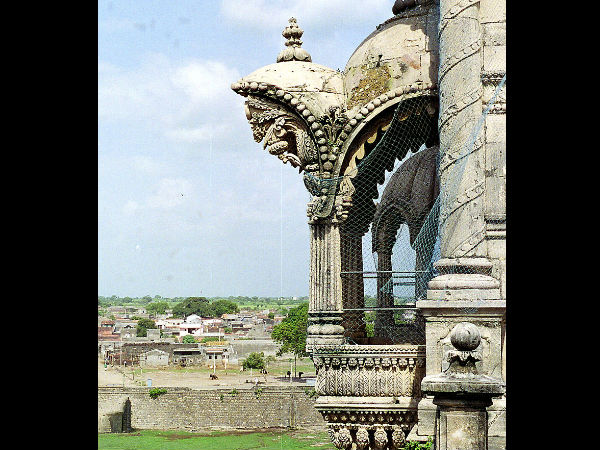 महल की वास्तुकला और विशेषताएं 