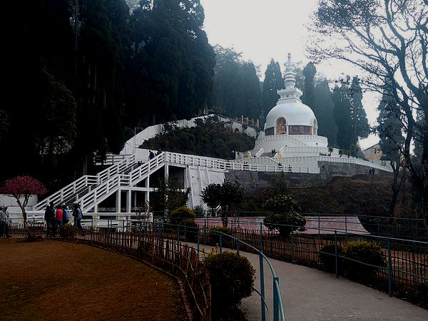 जापानी मंदिर पहुँचें कैसे?