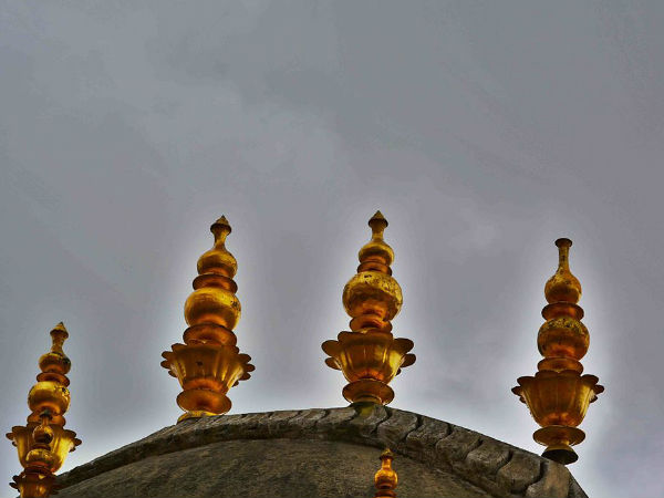 महल में जड़े रत्न