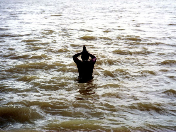 गंगा नदी में डुबकी 