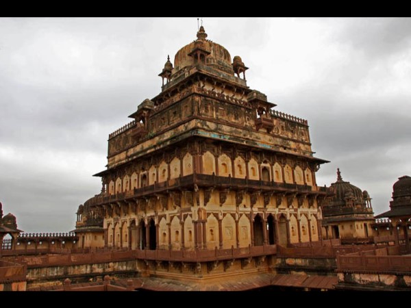 दतिया महल 