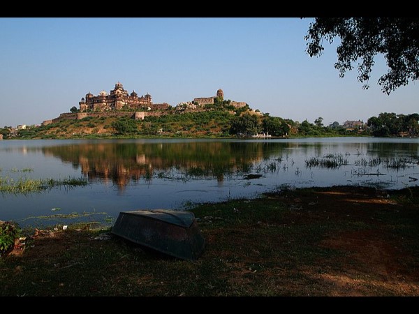 दतिया महल 