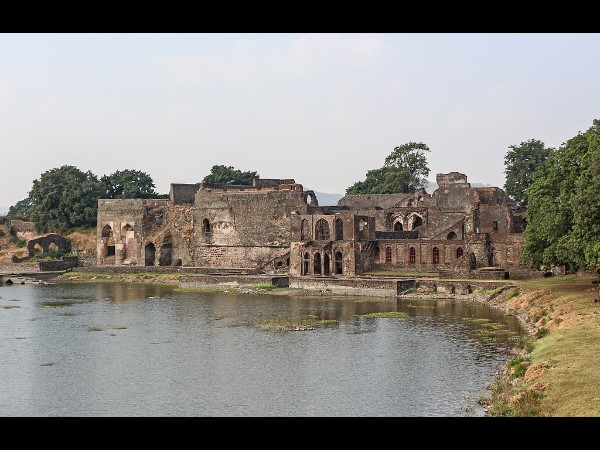 हिंडोला महल