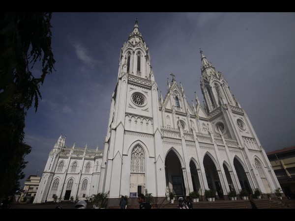 आवर लेडी ऑफ़ डोलोर्स चर्च, थ्रिसुर बसिलिया 