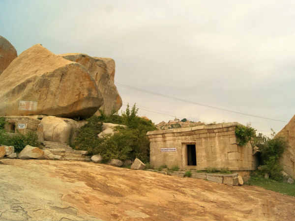 Road Trip From Bangalore To Avani Betta Read more at: https://www.nativeplanet.com/travel-guide/road-trip-from-bangalore-to-avani-betta-003196.html